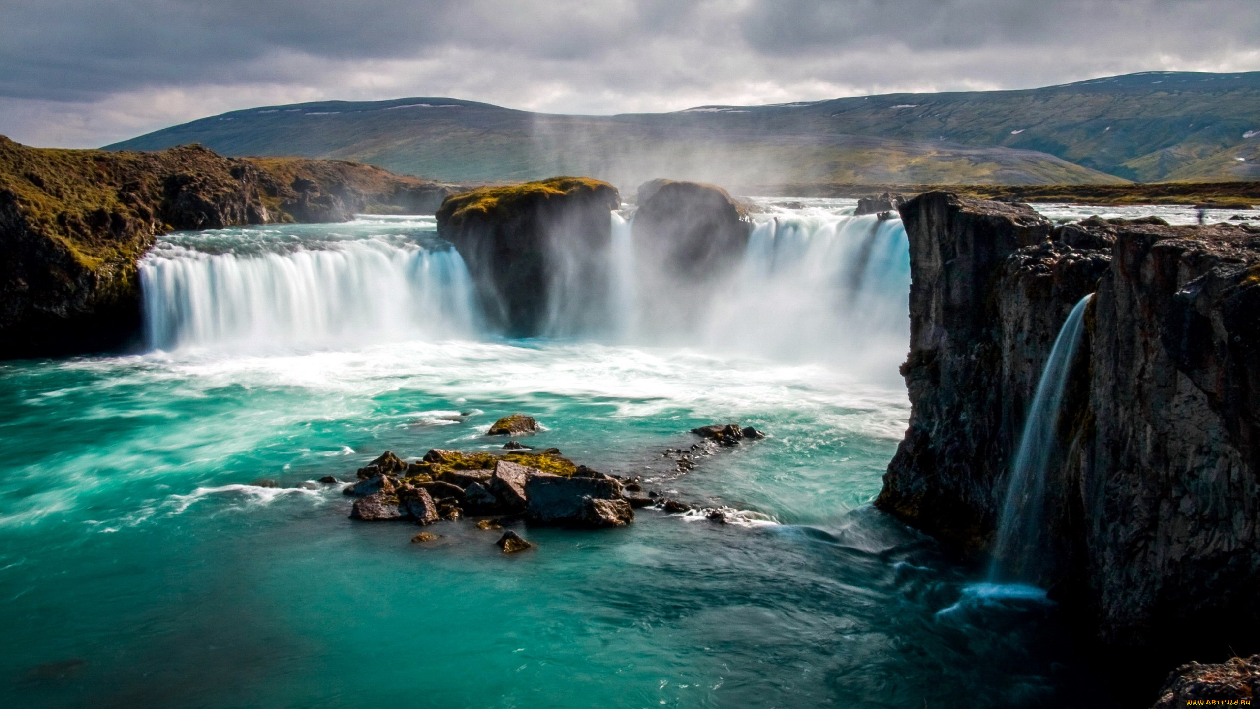 Водопад Годафосс Исландия природа